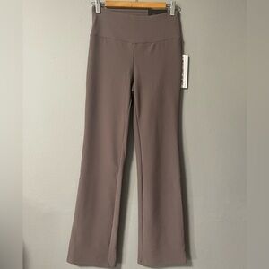 NWT RBX ribbed performance sculpting boot cut taupe legging. Size Small